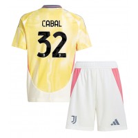 Juventus Juan Cabal #32 Bortedraktsett Barn 2024-25 Kortermet (+ Korte bukser)